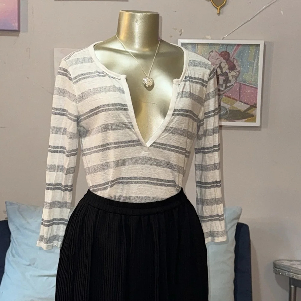 Athleta 100% Linen Striped Blue White top size extra small